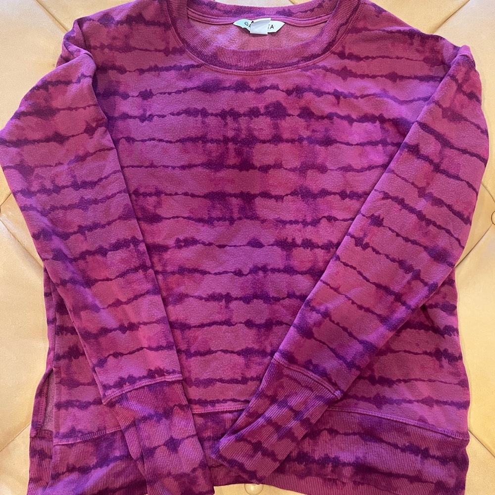 Athleta brand sweater. 3 months old. Only worn a couple of times.